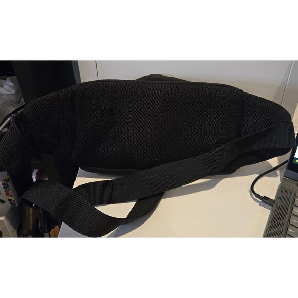 Hurley black belt bag Large with back padding - Picture 4 of 6